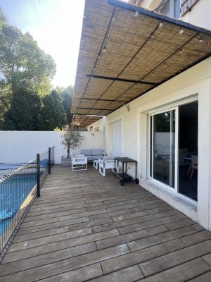 Pergola-roseaux-camargue-terrasse-jardinier-paysagiste-alpilles